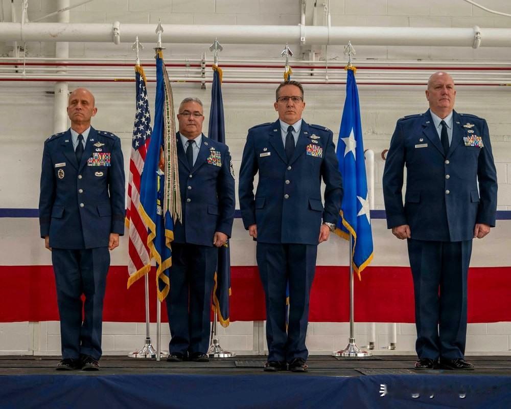 🇺🇸 美国空军第171空中加油联队司令官换人。

10月26日，在宾夕法尼亚