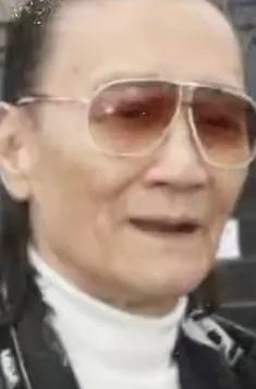 生日宴上的礼物暗涌：一场关于亲情的无声较量
 
狄波拉六十七岁生日宴，成了一场特