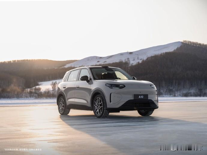 同级唯一底盘LMC运动融合控制！零跑A10冬测实力有多硬核？
 
要说A级车市场
