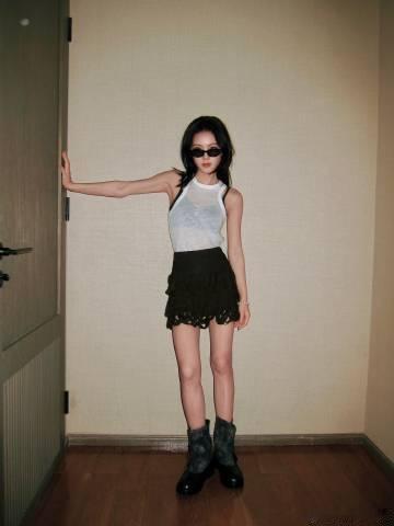 赵今麦墨镜酷girl赵今麦墨镜吊带ccd 赵今麦墨镜酷girl 