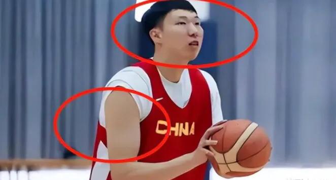 周琦这是增肥成功了吗？体型整整大了一号，已经初具中国第一中锋的模样了！