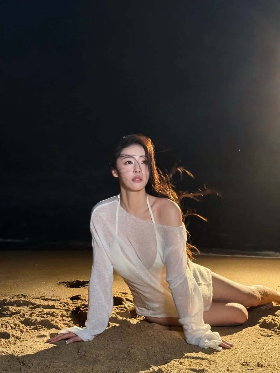 蔡文静 白色沙滩泳装好身材