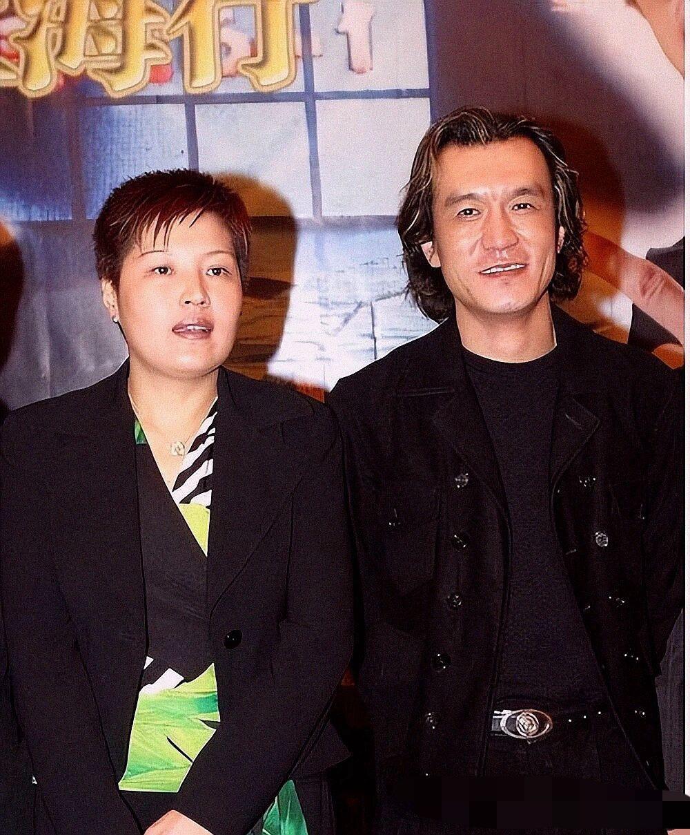 有没有人知道，主持人李咏离世8年，哈文至今未再婚，如今怎样了？现在是否再婚呢