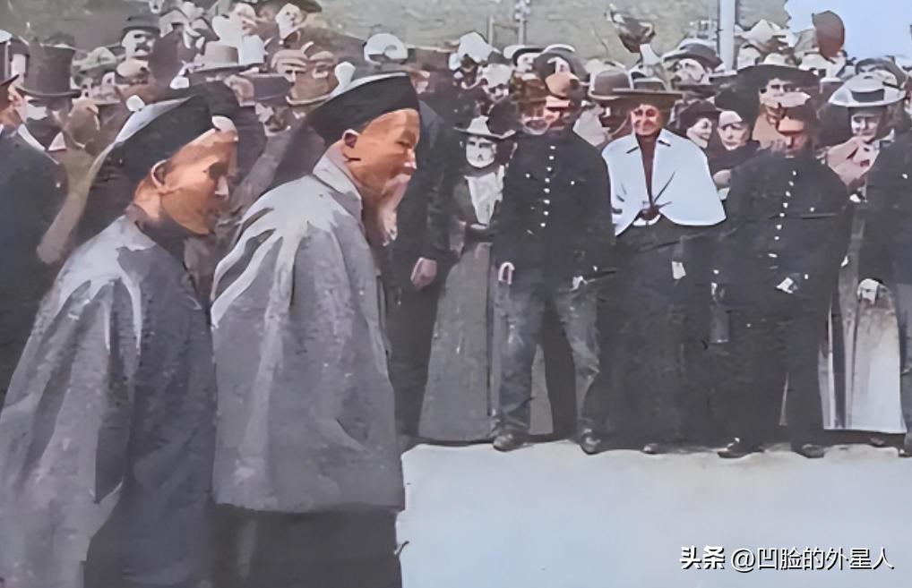 李鸿章73岁首次踏上美国，看到纽约20层高楼后，当场说了一句让人沉默的话。

麻