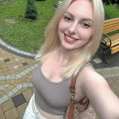 世界上竟然有一个国家，女人比男人多出一大截，网上甚至流传着“十个女人抢一个男人”
