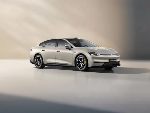 长安启源旗下全新中型纯电轿车启源A06正式启动预订，预售价为11.99万至15.