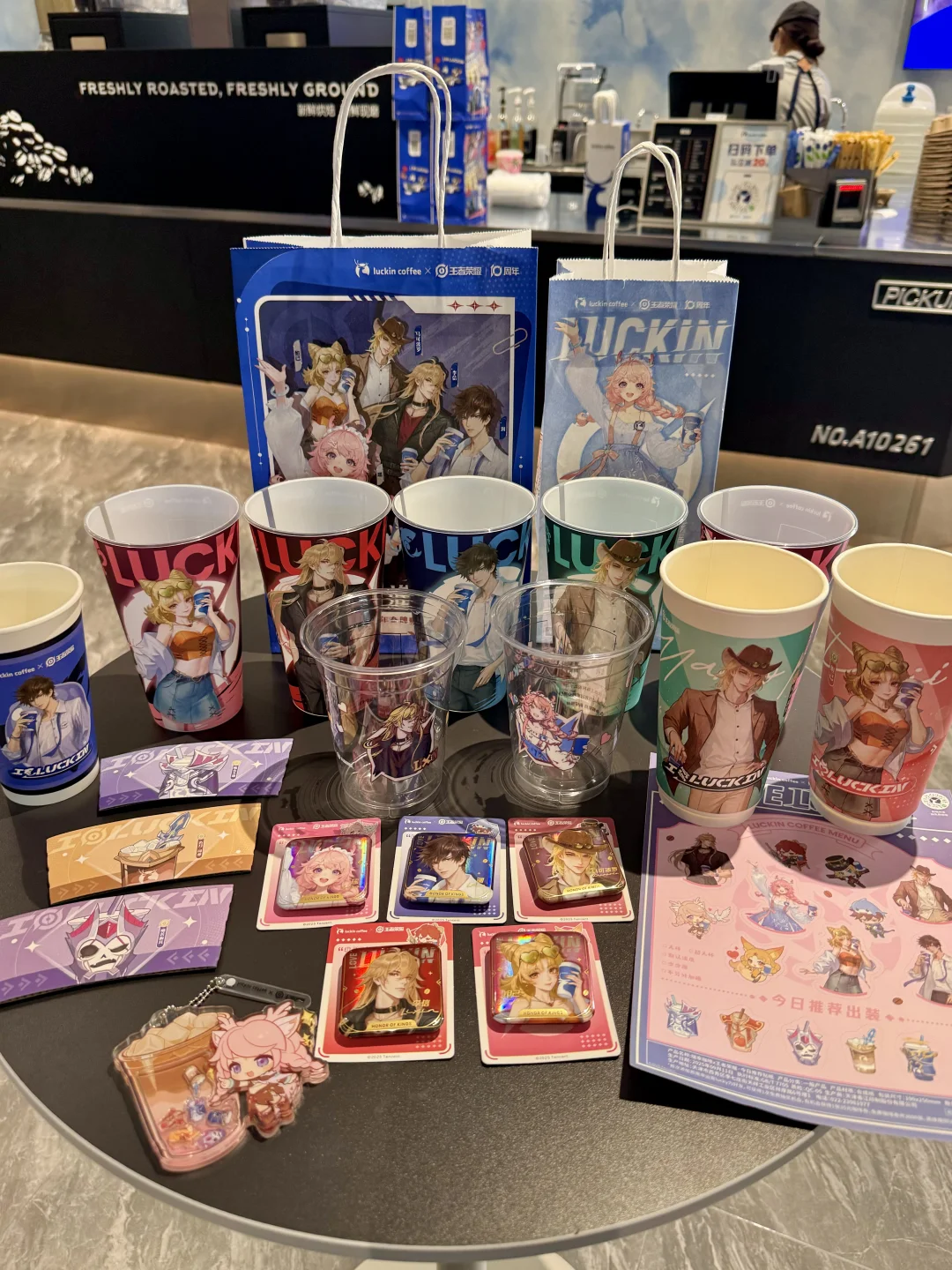 瑞幸✖️王者荣耀实拍图来了。。。。