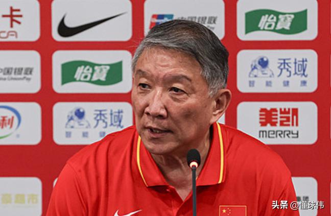 宫鲁鸣谈张子宇和王思雨：

“王思雨在训练中拉伤了，张子宇在训练中也扭伤了脚踝，