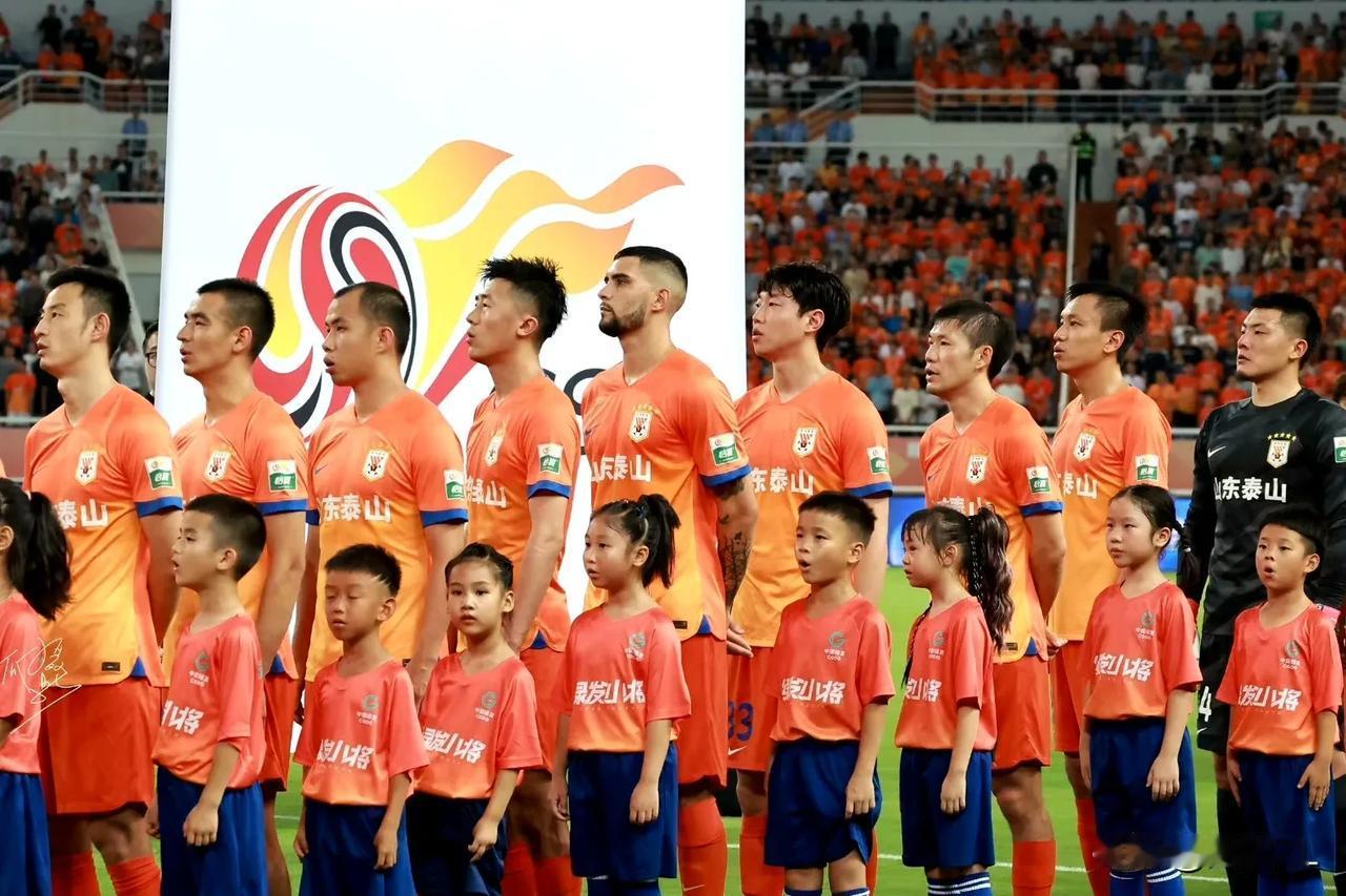 看看最近单外援泰山队的出色表现，真替队内的这些本土球员感到不值，如果不是崔康熙在