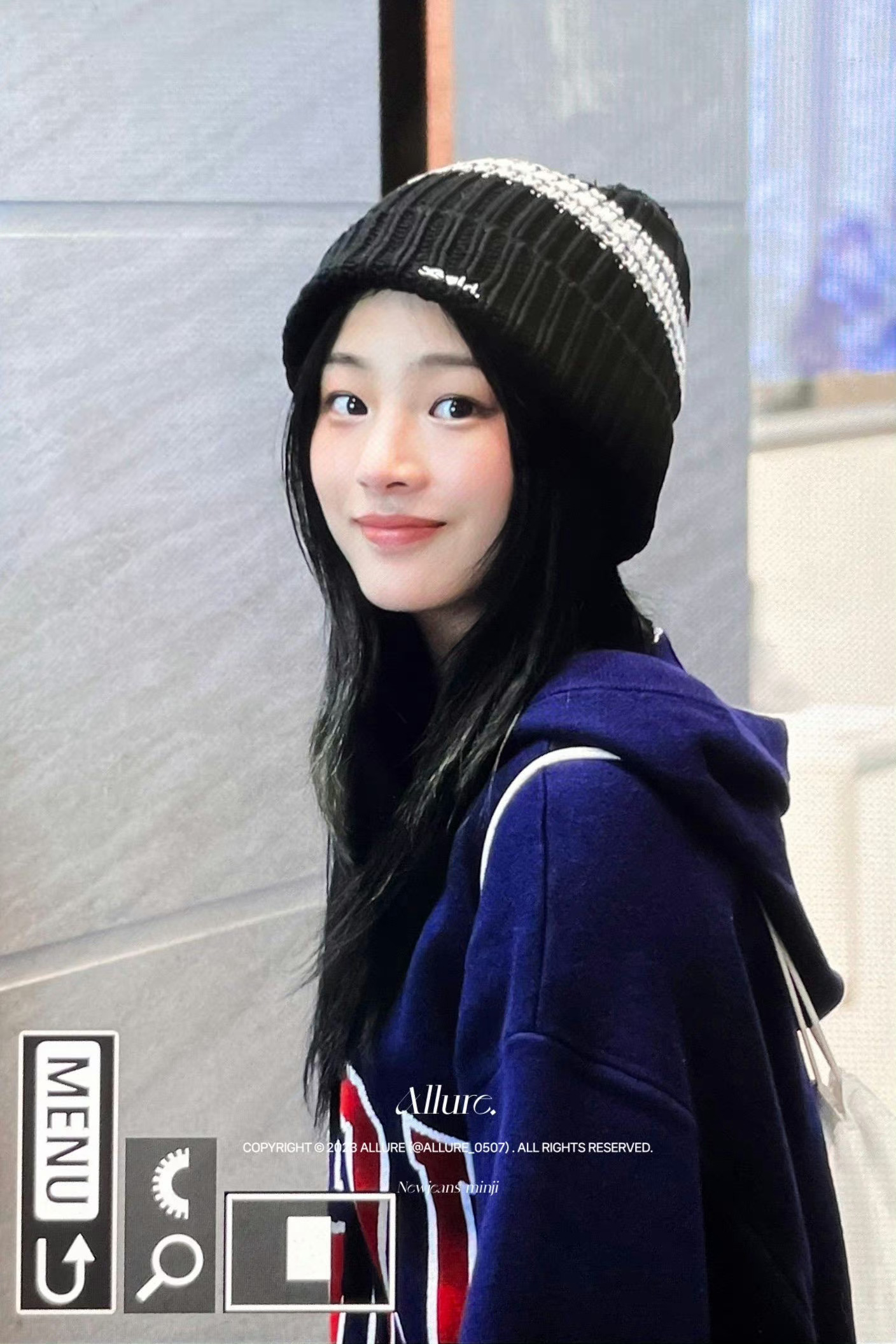 #Minji毛线帽饭拍##Minji毛线帽少年感# Minji毛线帽饭拍，有电影