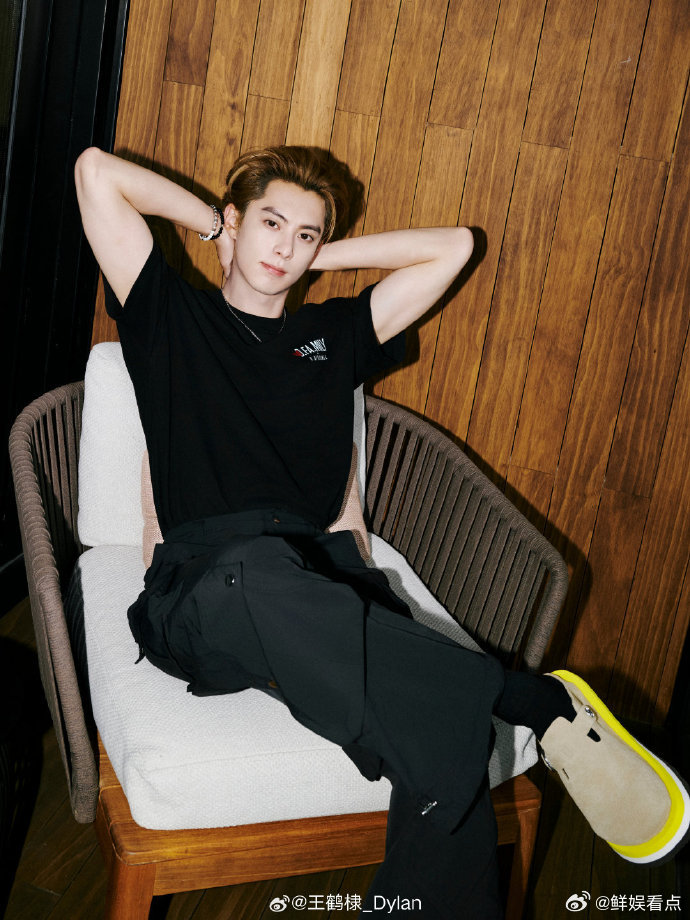 王鹤棣妈妈给女儿的择偶标准是王鹤棣现实里被妈妈指着说 “以后找这样的”，王鹤棣真