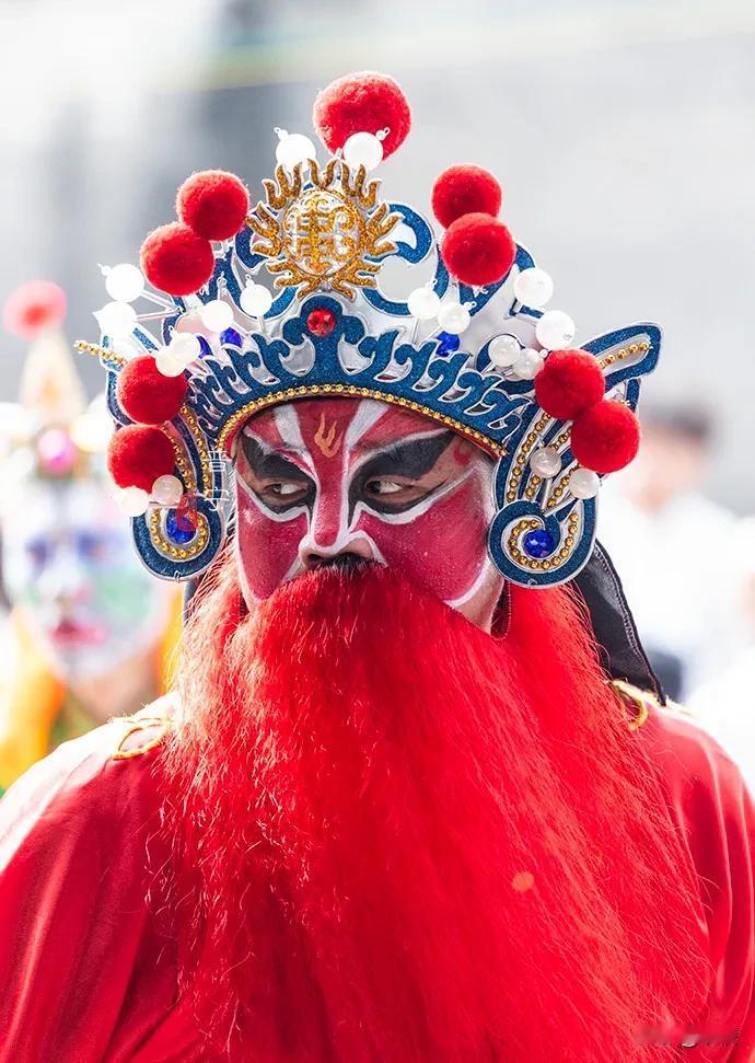大火的英歌舞

昨天介绍过泥沟村是英歌舞之乡，泥沟英歌舞有说源于古代宫廷武舞，至