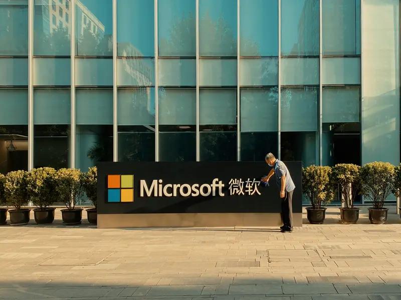 美印谈崩对科技合作影响不小。此前微软还计划未来四年向印度投资175亿美元，布局数