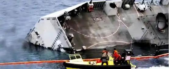 1993年，中国科考船遭“银角号”暴力撞击，拦腰折断沉入大海，船内的107名科考