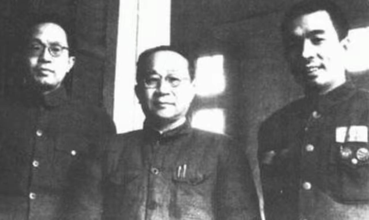 解放初，时任第四野战军政治部副主任的陶铸给厦门方面来信，讲：“在30年代初，厦门