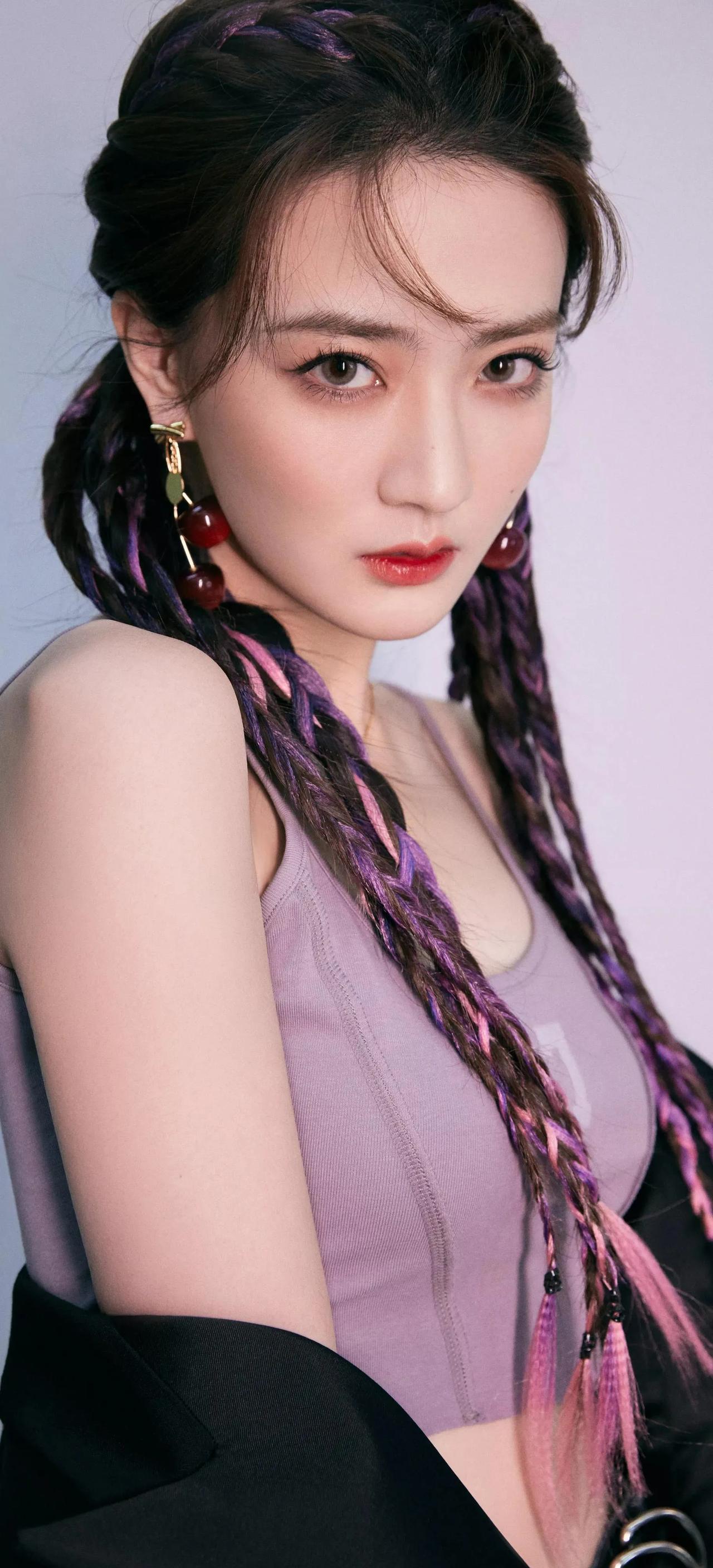 分享两位#美丽动人🌳#的美女明星，#女神美图推荐# #分享养眼美女照# #高清