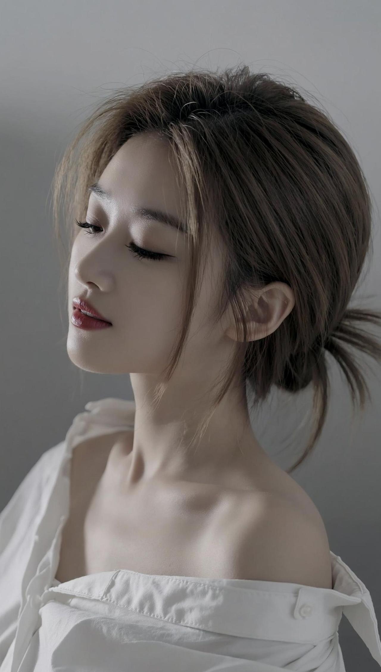 把你晾在一边，让你独自消化所有委屈，这样的人能有多爱你？当他开始全然不顾你的感受