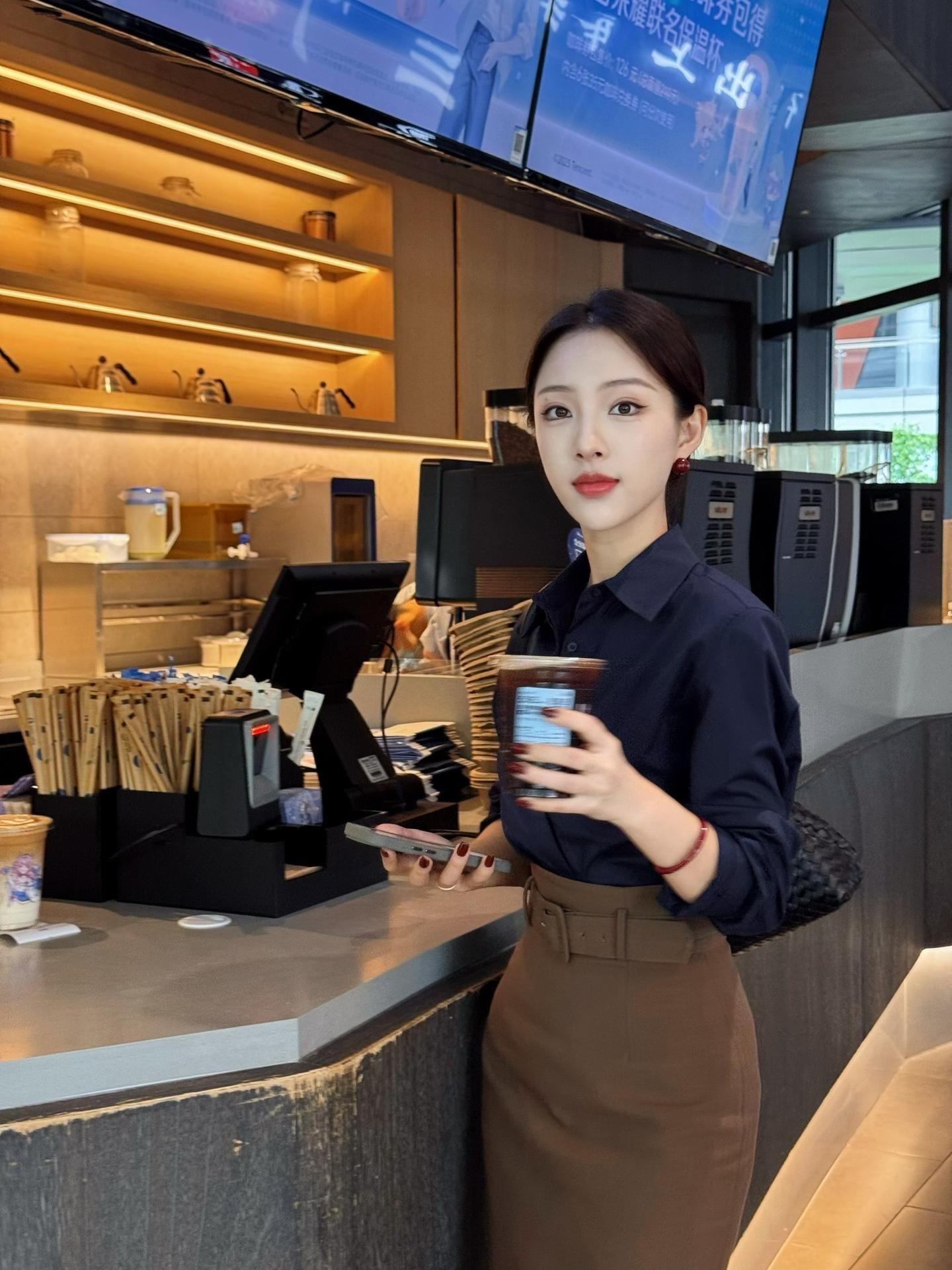 强子 妈是甜妹。