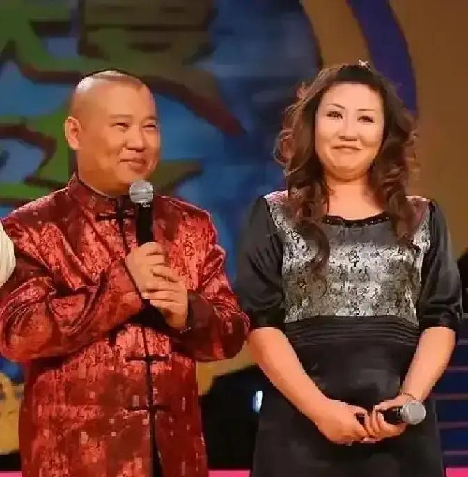 82万人围观郑好翻车现场
 
德云社演员郑好直播怼人，6月商演全被叫停。
 
顽