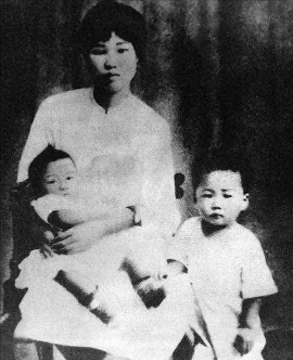 毛泽东对杨开慧感情深厚，杨开慧牺牲时年仅29岁，为何主席最终没有让她安葬于毛家祖