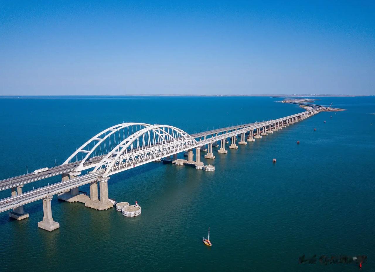 据路特社报道:‼️🇺🇦乌克兰武装部队今天试图袭击克里姆林河的大桥(莫斯科河大