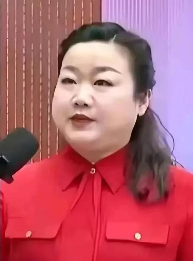 官太太评选先进个人奖引热议！警惕“夫人监管”陷阱：如何在权力与家庭之间找到平衡
