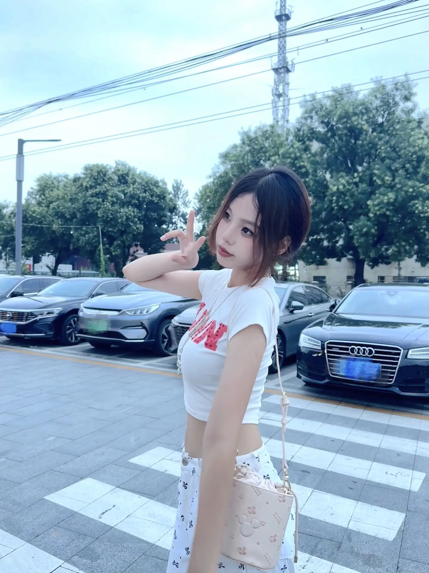 ^-^