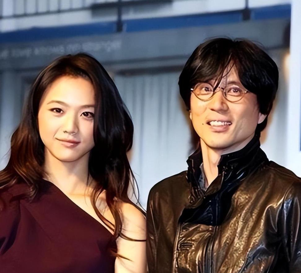 4月27日46 岁汤唯二胎消息曝光引热议，她的中韩婚姻细节被网友深挖，被指存在三