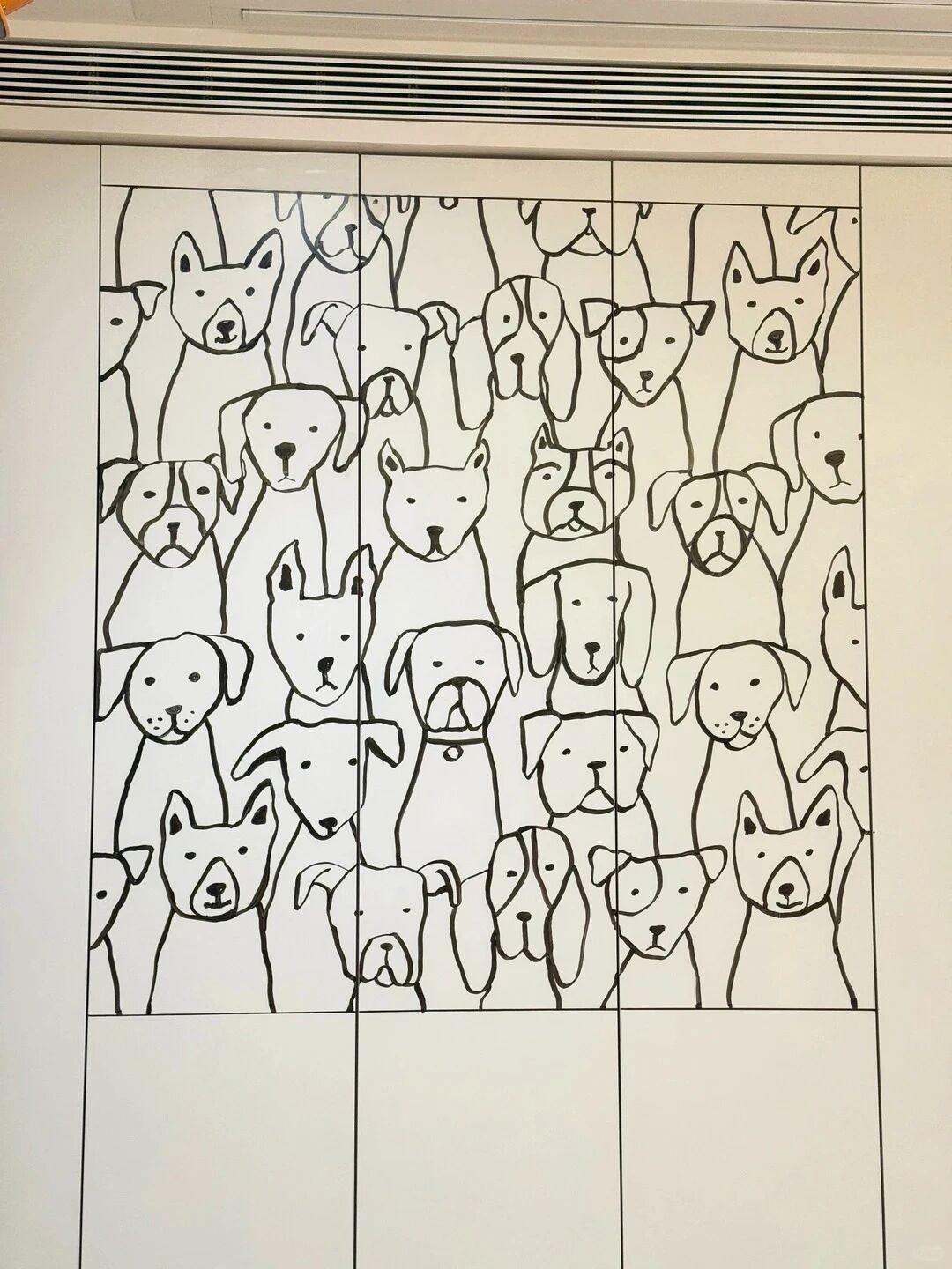 客户的柜子不让我画，那我就在自己柜子上画
在柜子上涂鸦
真的很解压
反正是自己的