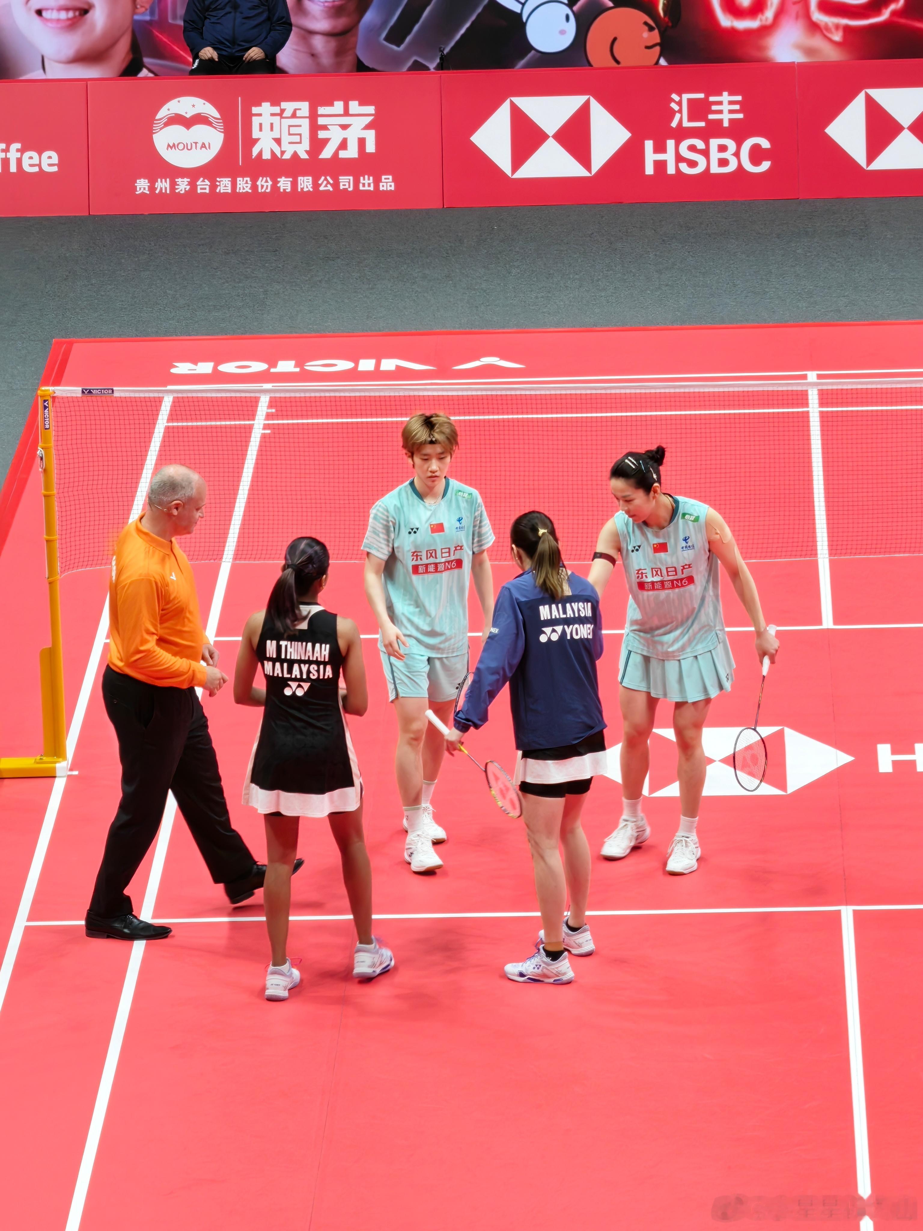 贾一凡/张殊贤🇨🇳 vs 🇲🇾陈康乐/蒂娜，比赛马上开始！决胜杭州胜利在