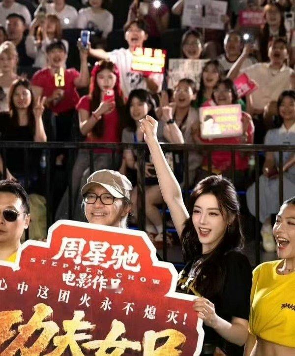 迪丽热巴还想和周星驰合作迪丽热巴想合作的香港演员是周星驰  迪丽热巴还想和周星驰