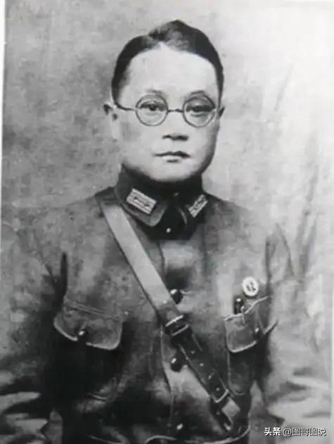 1949年，四川军阀潘文华决定起义时，突然发现他的七姨太张俊，竟然是军统安插的特