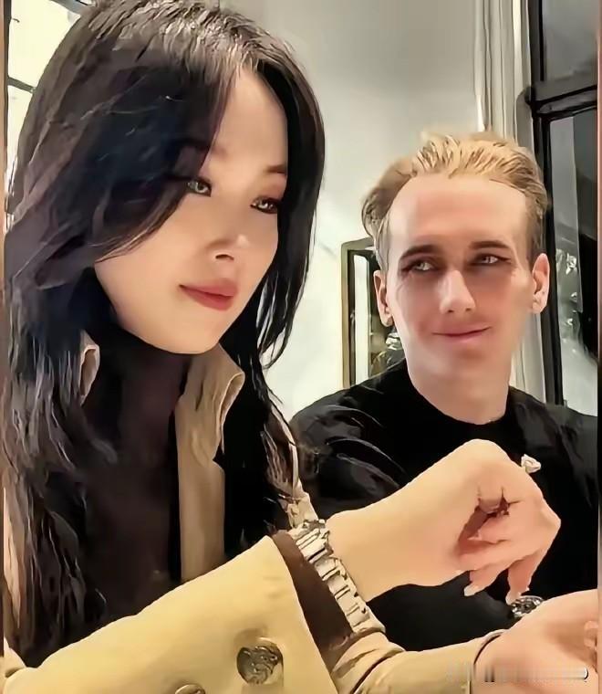 男子彩票中800万交给妻子淡定上班！看看这就是中国男子对老婆的好，这么多钱800