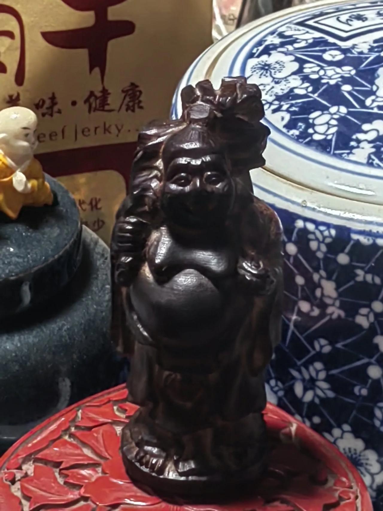 沉香把件。