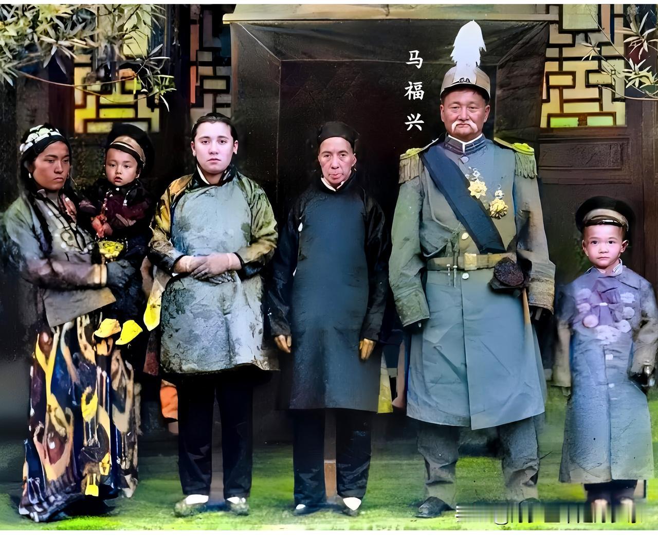 这才是真实的马福兴，大伙儿都好好瞧瞧！这而非演戏，也而非剧照，确是货真价实的马福