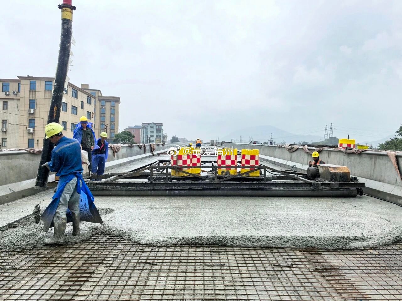 国道G228线长乐松下至福清元洪公路（二、三期工程）全线桥梁施工圆满完成，为全线