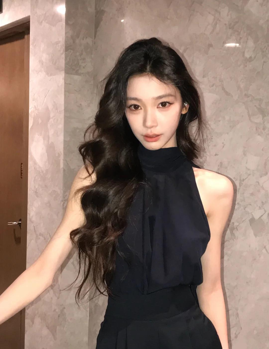 易梦玲今日份Maxmara 期待活动表现😚
易梦玲