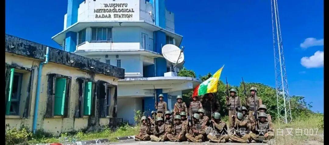 缅军夺回了胶漂城外的敏宾村，在气象塔打卡被若开军设伏一炮团灭近二十人
11月14