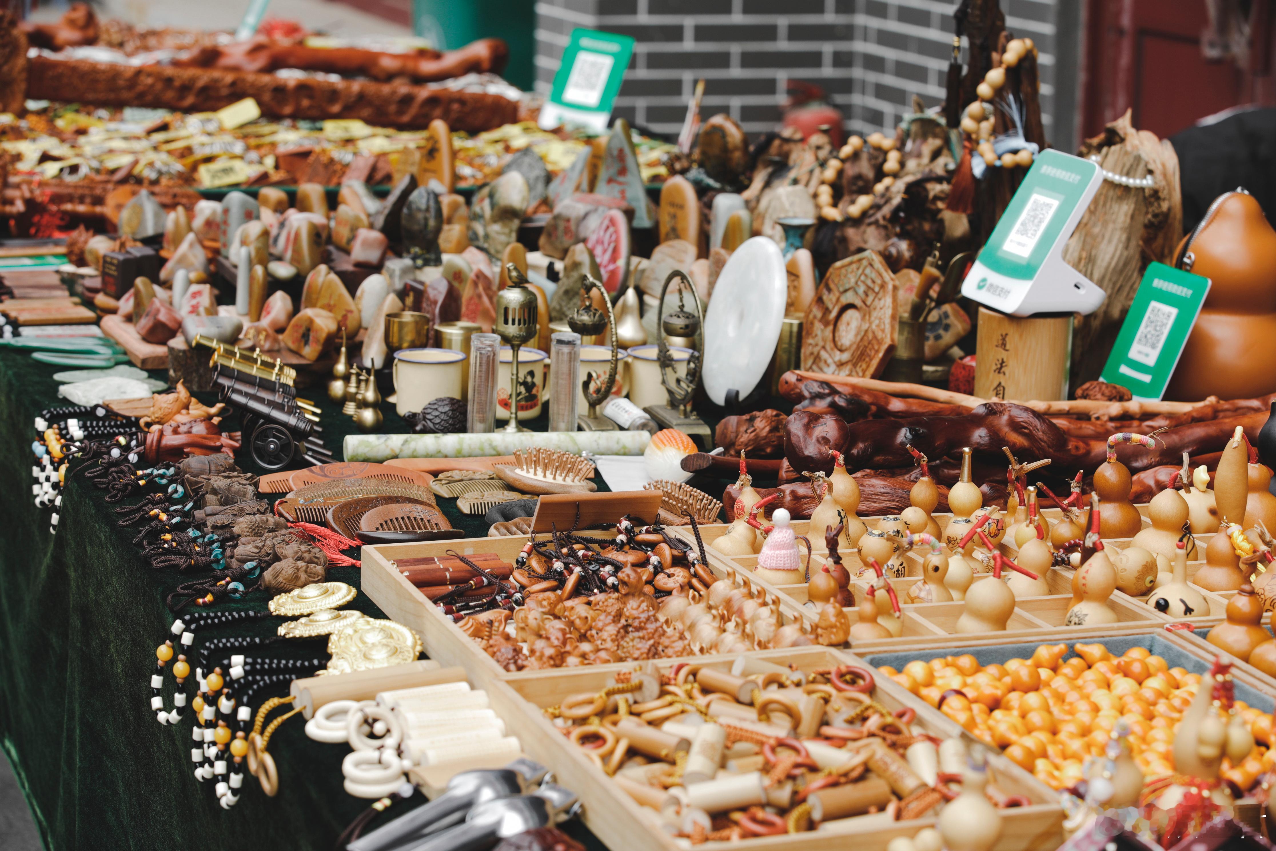 这个五一拒绝宅家，奔赴山野拥抱春日美好。辽宁铁刹山凭借超高人气和良好口碑，成为小