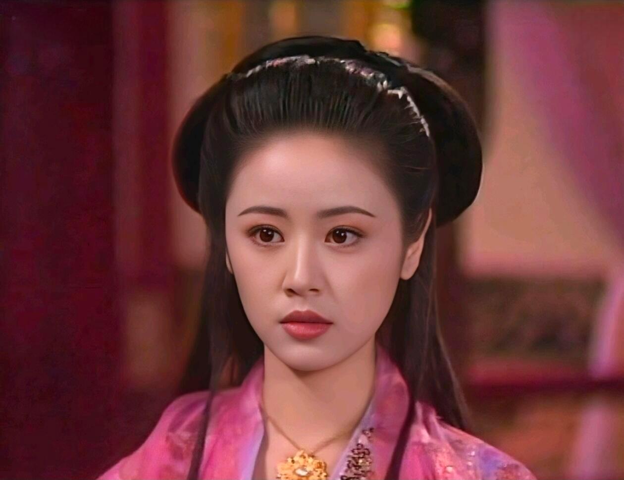 以前的妆造真的很有独特的审美。林心如演紫薇之前的这个角色也好水灵 ​​​