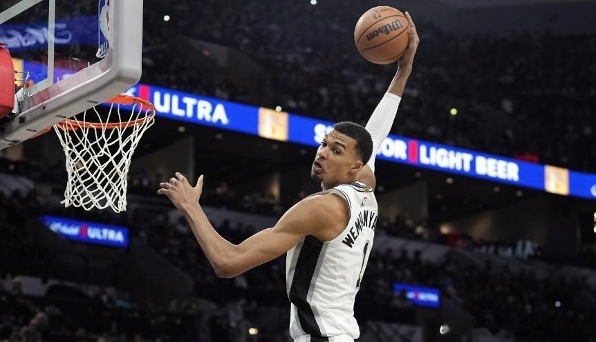 文班亚马，他就是下一个乔丹！22分9篮板，进攻牵制力压盖亚历山大，防守发挥统治全