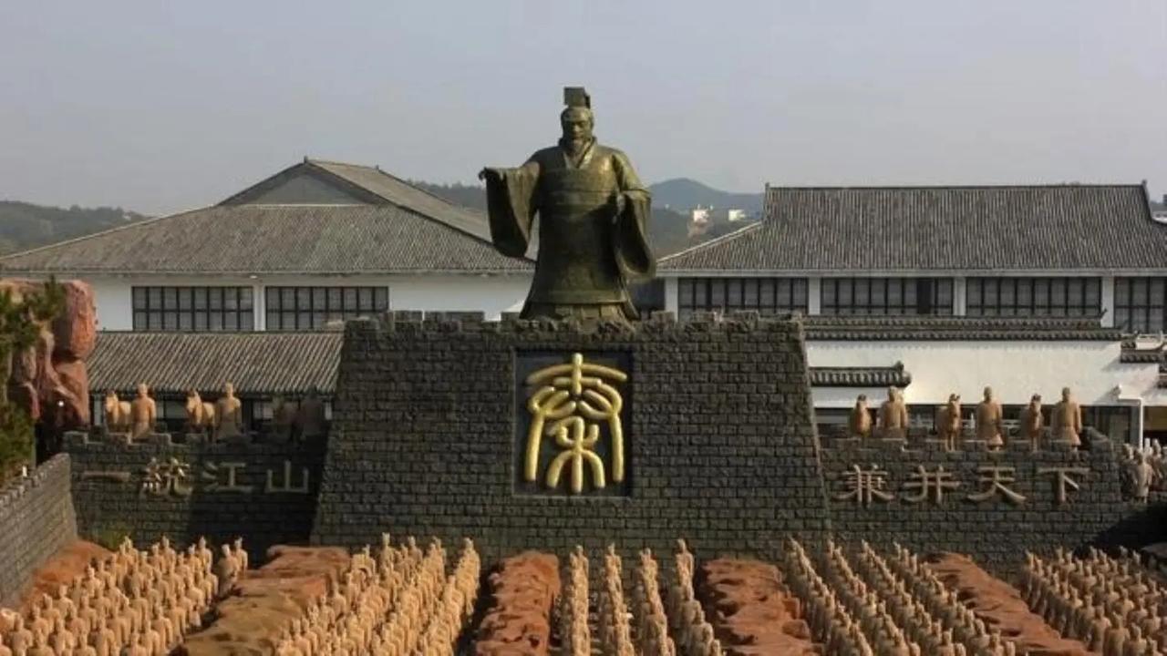 秦始皇有后代吗？为啥姓嬴的人那么少？这4个姓氏可能是他的后人 
 
公元前238