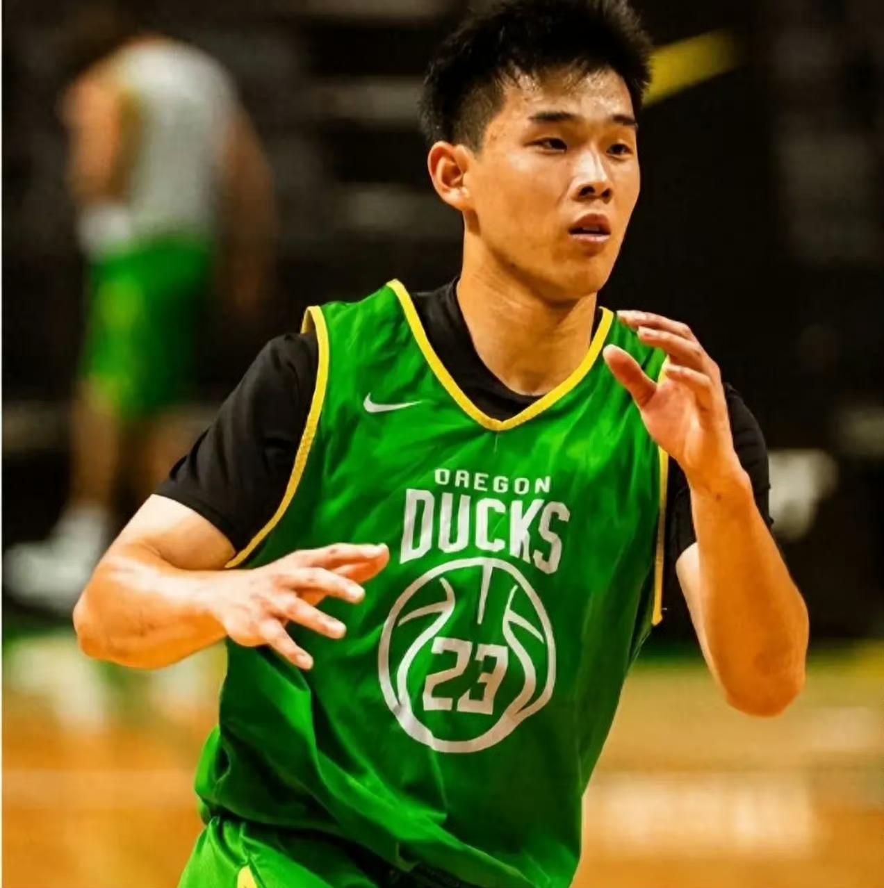 今天NCAA赛场上，两位中国球员的处境形成了有趣对比

林葳所在的俄勒冈大学对阵