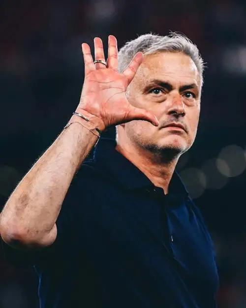 1球落后皇马，3球反超追平总分，补时阶段读秒借助门将绝杀！踩着皇马跻身欧冠附加赛