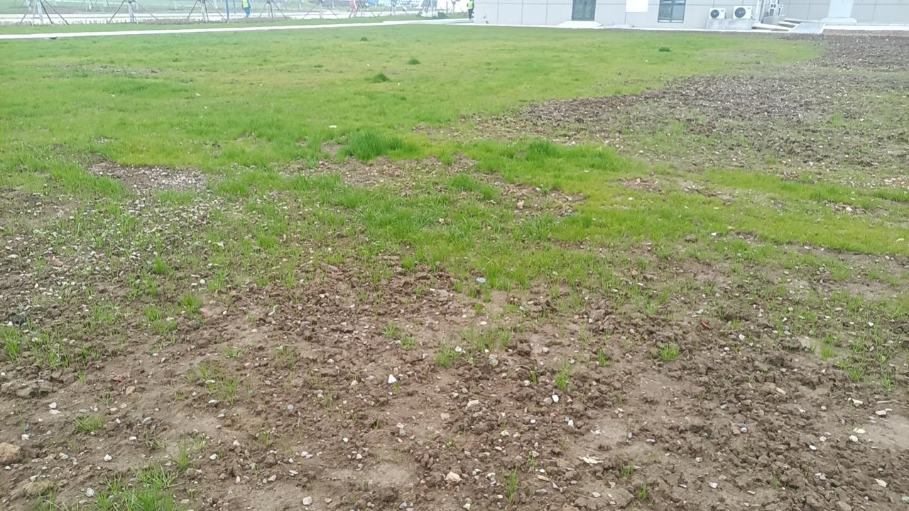 一、伊朗扛打击的核心底气
 
- 地下长城+战略纵深
164万平方公里、70%高