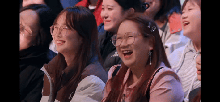 谁还没被高铁静音车厢的真相笑到！高铁静音车厢原来是手动静音 以为是高科技隔音，没