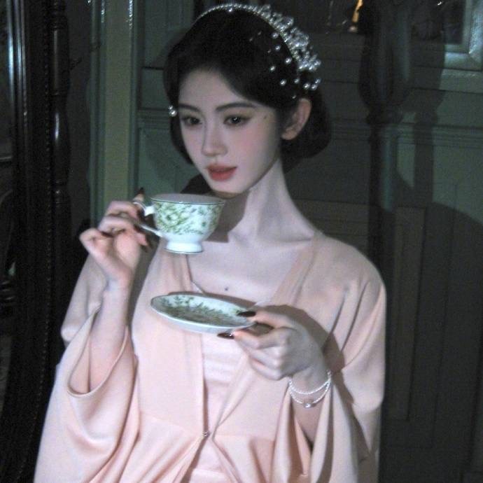 鞠婧祎  jjy鞠婧祎来战 jjy鞠婧祎阿黛 我们是漂泊的雪，脸颊的泪，和温热的