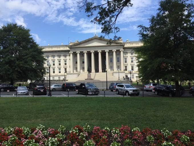 美国财政部近期公开威胁，针对采购伊朗石油的相关主体实施二级制裁，还专门发函提醒两