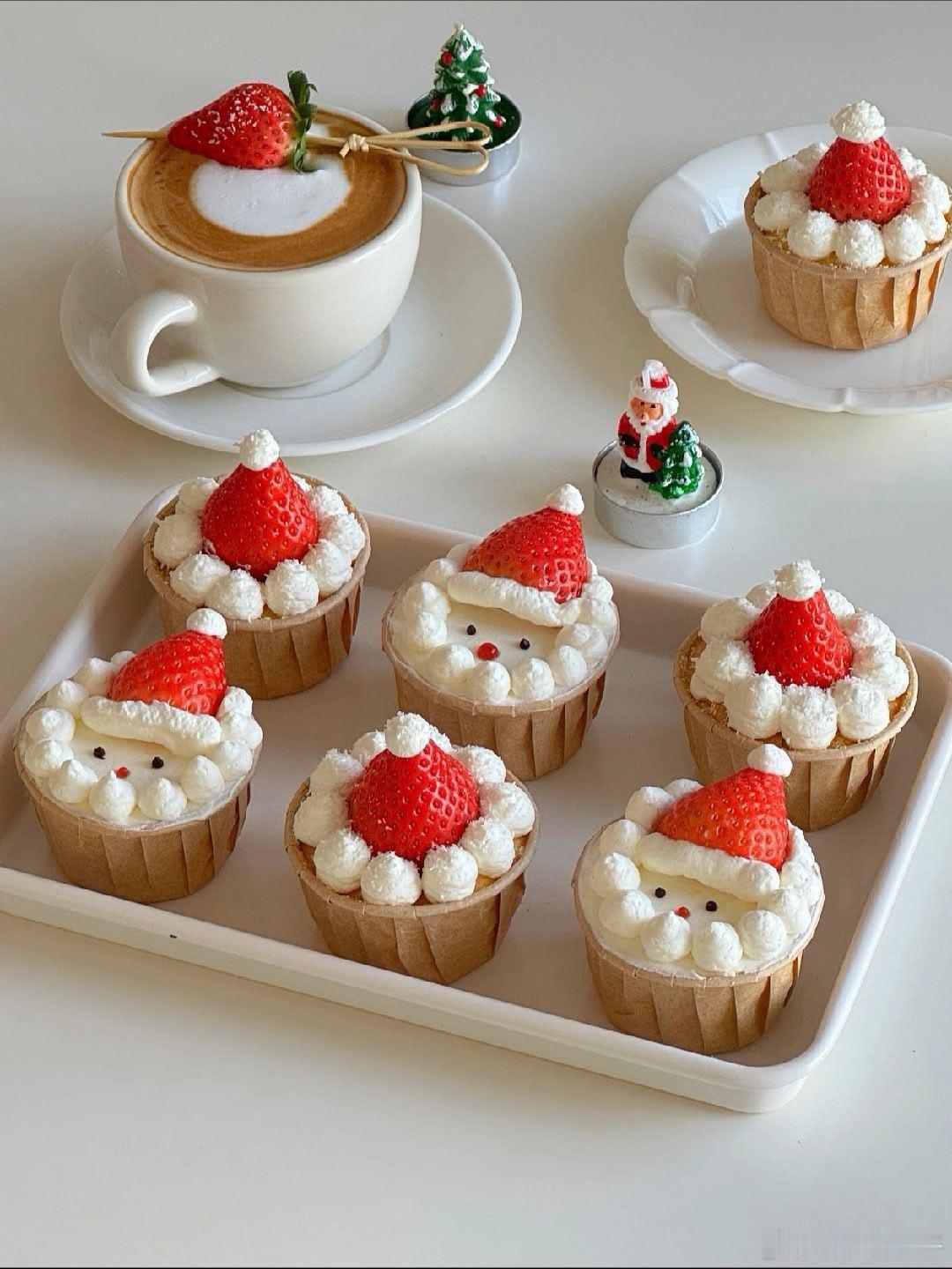 零难度!! 圣诞老人🎄纸杯蛋糕可爱又好吃 又到一年圣诞，来一款简单又好吃的圣诞