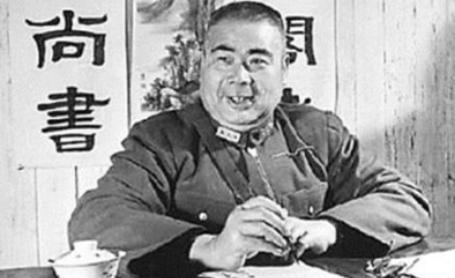 当年，冯玉祥便装私访，他坐上黄包车，问车夫：“冯督军这人怎样啊？”车夫一听，破口